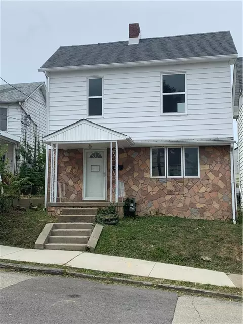 645 Addison St, Washington, PA 15301