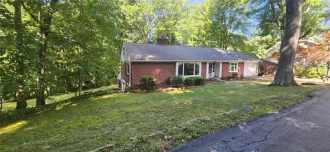 13 Grant Rd, Ellwood City, PA 16117