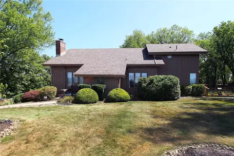 494 Valley Vw, Eighty Four, PA 15330