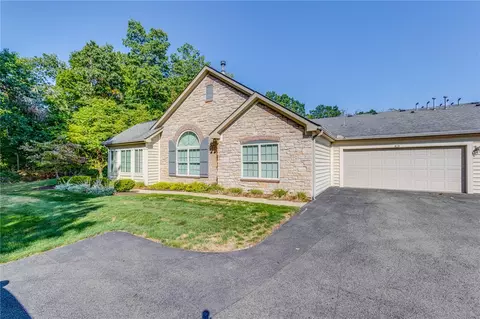 505 Fair Meadow Dr, Washington, PA 15301
