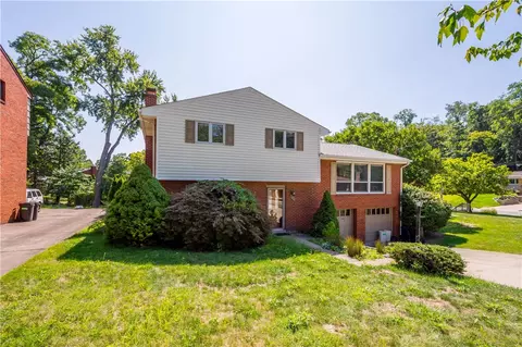 933 Lovingston Dr, Pittsburgh, PA 15216