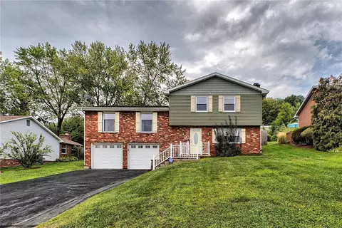 90 Mclaughlin Dr, Greensburg, PA 15601