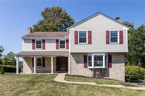 2226 Clairmont Dr, Pittsburgh, PA 15241