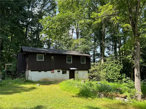 13 Faust Ln, Champion, PA 15622