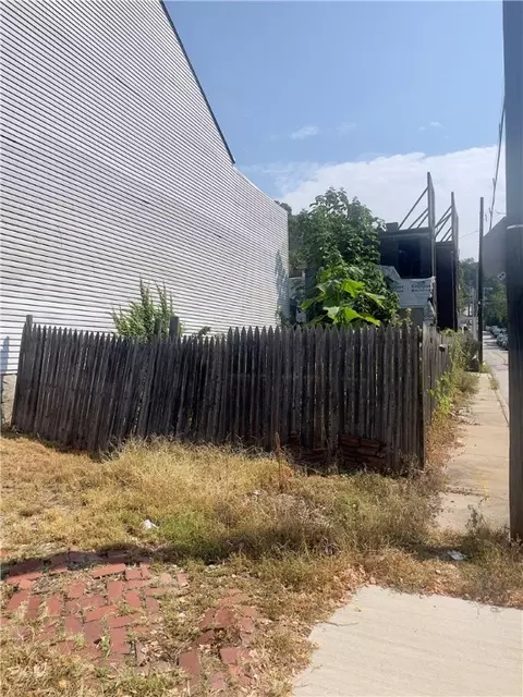 1522 Arch St, Pittsburgh, PA 15212