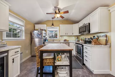 613 8th St, Irwin, PA 15642 photo 9
