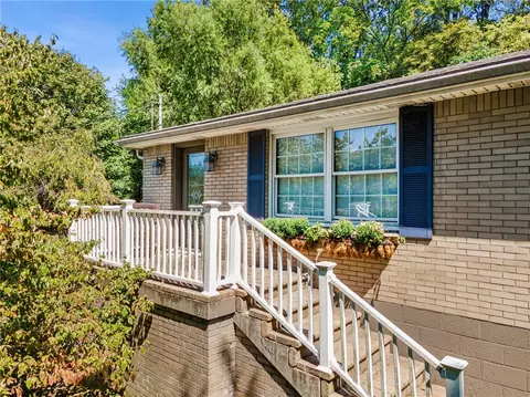 112 Bellbridge Rd, Elizabeth, PA 15037