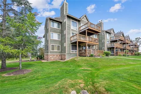 5322 Summit Dr, Hidden Valley, PA 15502