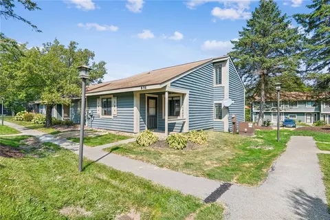 571 Laurel Ct, Hidden Valley, PA 15502