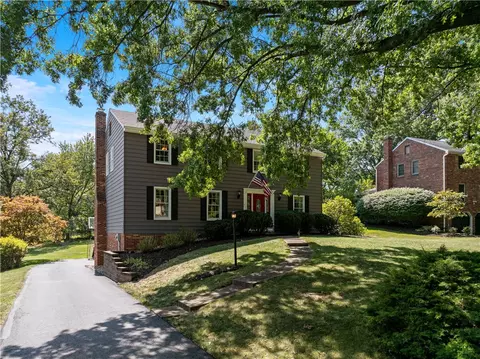 1552 Field Club Dr, Pittsburgh, PA 15237
