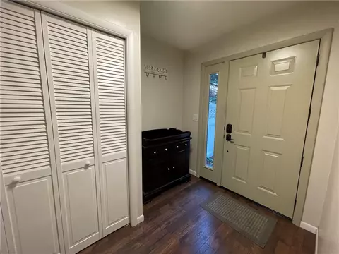 Entry Way - 206 Williamsburg Ln, Export, PA 15632 photo 3 of 4