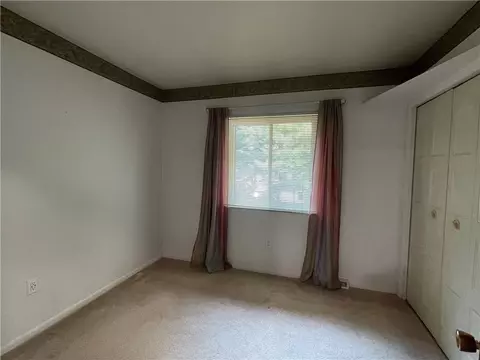 Bedroom - 206 Williamsburg Ln, Export, PA 15632 photo 4 of 4