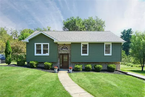 2528 Country Side Ln, Wexford, PA 15090