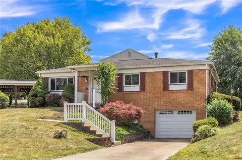 124 Woodmere Dr, New Stanton, PA 15672
