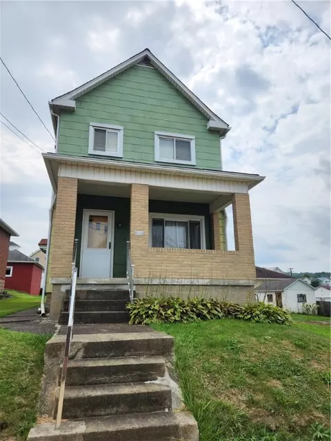 323 Beech St, Vandergrift, PA 15690