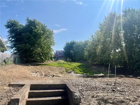 407409 Jefferson St, Connellsville, PA 15425