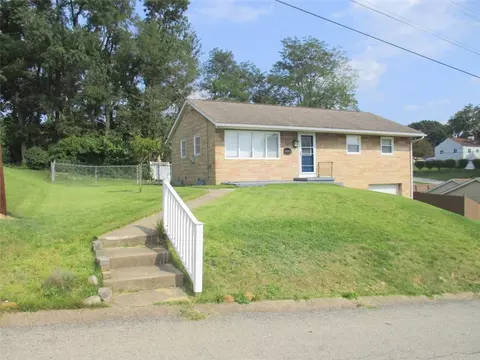 24 Russell St, Baden, PA 15005