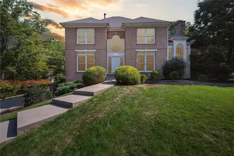207 Ravenscroft Ct, Cranberry Township, PA 16066