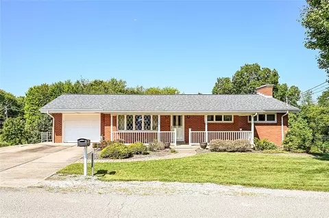 26 Park Dr, Delmont, PA 15626