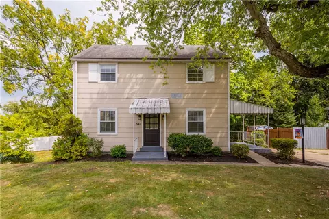 547 Independence Dr, Clairton, PA 15025