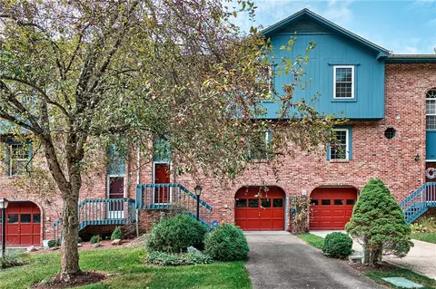 194 Old English Rd, Pittsburgh, PA 15237