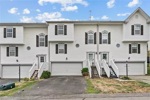 220 Scenic Hill Dr, Carnegie, PA 15106