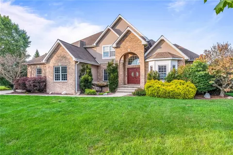 2010 Creekside Dr, Edinboro, PA 16412