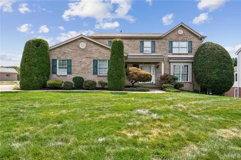 1001 Braemar Dr, Jeannette, PA 15644