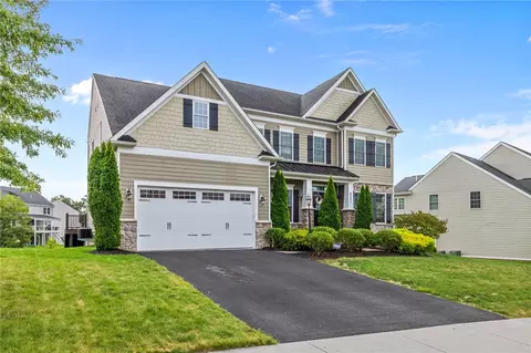 4251 Duckhorn Dr, Coraopolis, PA 15108
