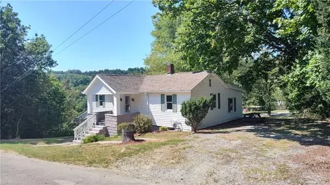 616 6th Ave, Sutersville, PA 15083