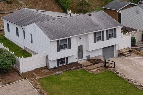 735 Vanderbilt Dr, Monroeville, PA 15146