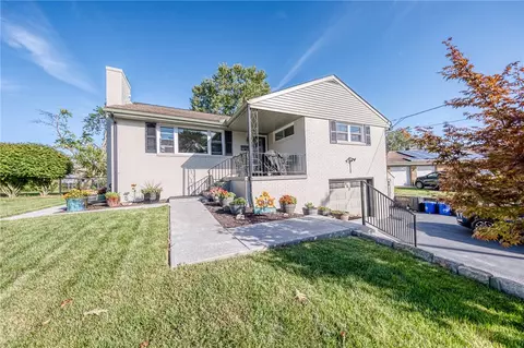 463 Colonial Dr, Monroeville, PA 15146