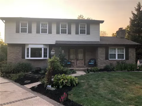 12487 Longview Dr, Irwin, PA 15642
