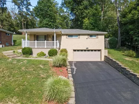 14201 Caroline Dr, North Huntingdon, PA 15642