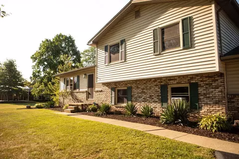 327 Mitchell Rd, West Middlesex, PA 16159 photo 3