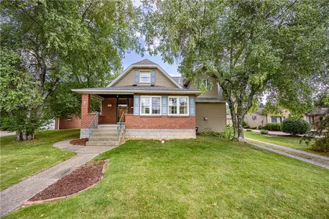 212 Marlboro Dr, New Kensington, PA 15068