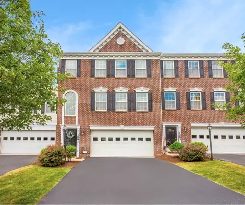 1081 Bayberry Dr, Canonsburg, PA 15317