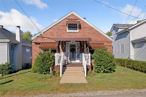 928 Harmony Fisher Ave, Ellwood City, PA 16117