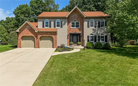 130 Woodbine Dr, Cranberry Township, PA 16066