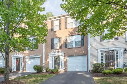 335 Murrays Ln, Pittsburgh, PA 15234