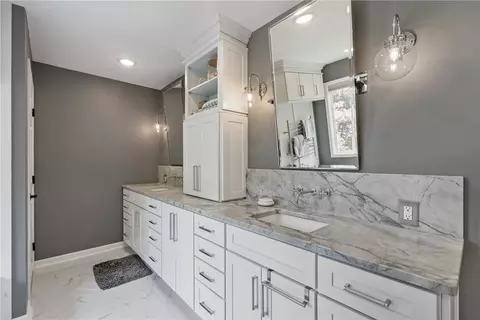 Bath - 540 E Ingomar Rd, Wexford, PA 15090 photo 4 of 8