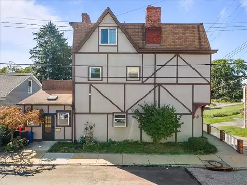 1719 Greenleaf St, Pittsburgh, PA 15211