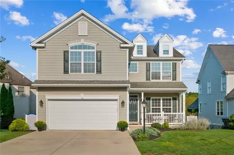 223 W Vanderbilt Dr, Mars, PA 16046