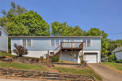 423 Penn Ave, Leechburg, PA 15656