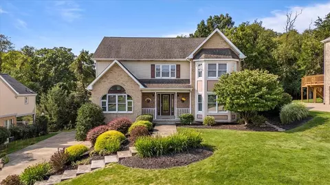 373 Cobblestone Cir, Mckees Rocks, PA 15136