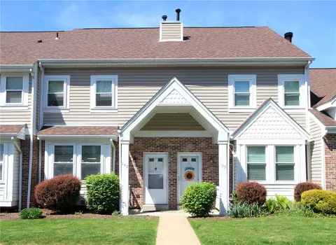 197 Old Village Ln, Bethel Park, PA 15102