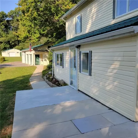 780 W Park Rd, Slippery Rock, PA 16057