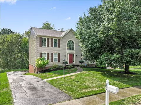 916 Fairfield Ln, Mcdonald, PA 15057