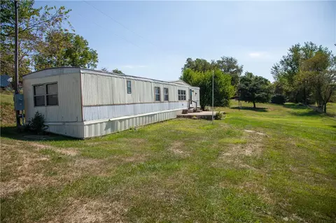 103 Webster Ln, Grindstone, PA 15442