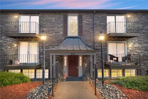 241 Coxcomb Hill Rd #21, New Kensington, PA 15068